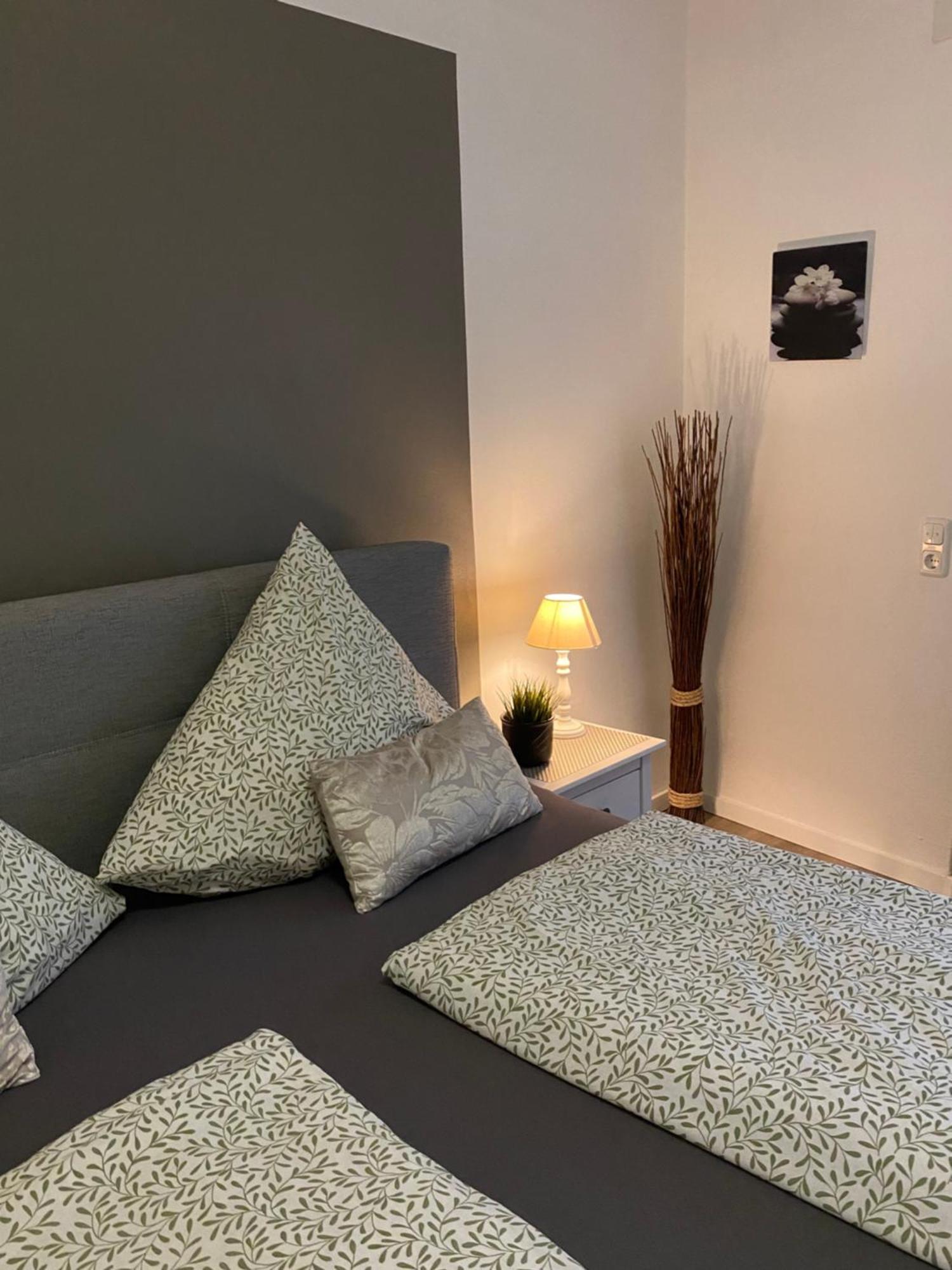 Ferienwohnung Ambiente II Und III คล็อตเทน ภายนอก รูปภาพ